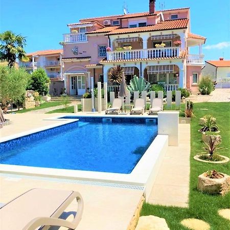 Apartment Villa Engel With Pool Poreč Dış mekan fotoğraf