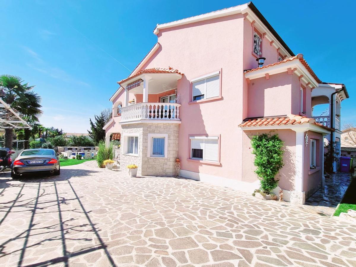Apartment Villa Engel With Pool Poreč Dış mekan fotoğraf